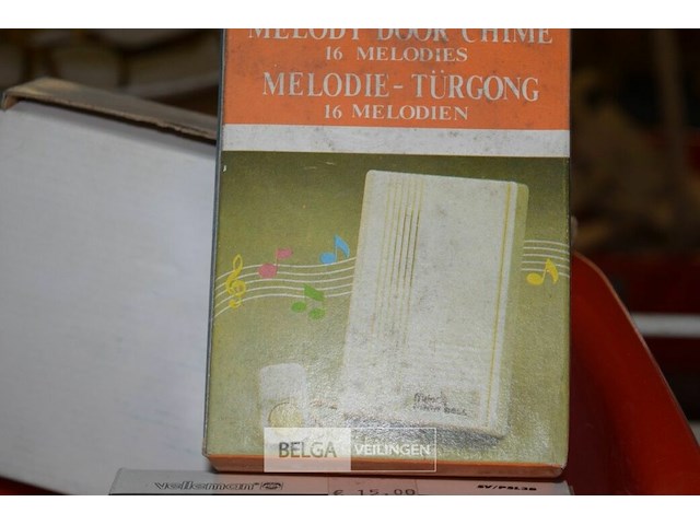 3x deurbel, rookdetektor, sirene met blauwe lamp, 4x switch box hdmi - afbeelding 2 van  3