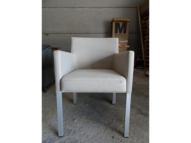 3x diverse armstoel manutti - afbeelding 3 van  5
