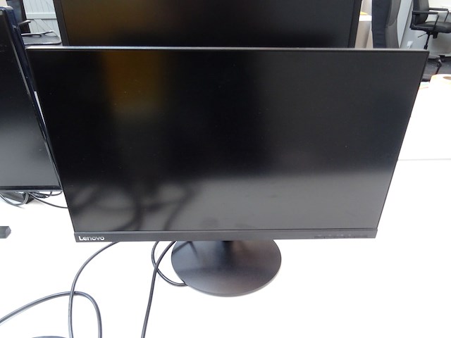 3x diverse computerschermen - afbeelding 4 van  9