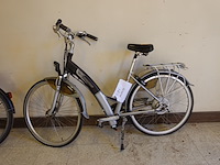 3x diverse elektrische fietsen - afbeelding 9 van  12