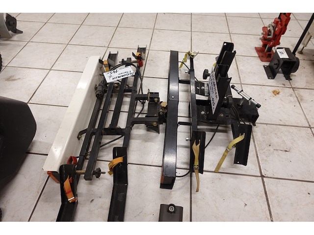 3x diverse fietsdragers - afbeelding 3 van  3