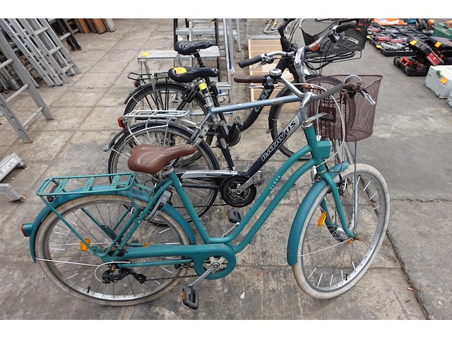 3x diverse fietsen - afbeelding 1 van  10