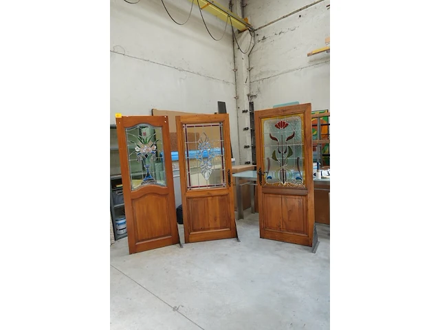 3x diverse houten deuren met glasramen - afbeelding 1 van  4