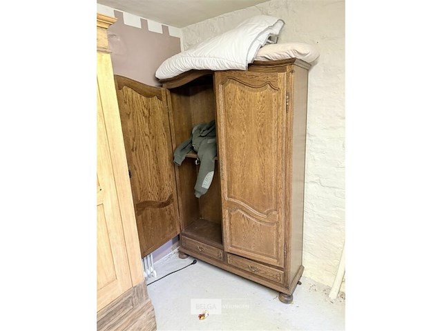 3x diverse kleerkasten - afbeelding 2 van  4