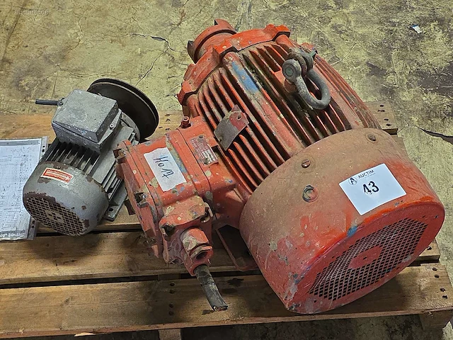 (3x) diverse motoren no name - afbeelding 1 van  4