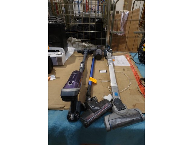 3x diverse steelstofzuigers - afbeelding 1 van  4