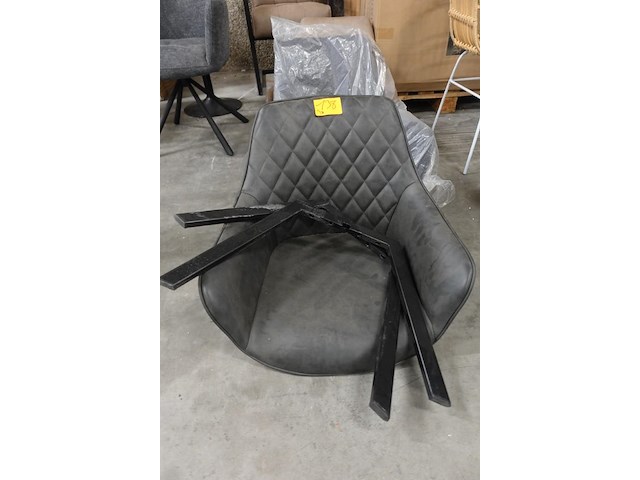 3x diverse stoelen - afbeelding 2 van  4