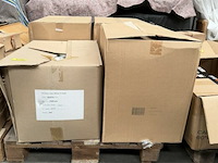 3x doos met flessen 1l +1x doos met doppen voor plastic flessen 1l - afbeelding 3 van  4