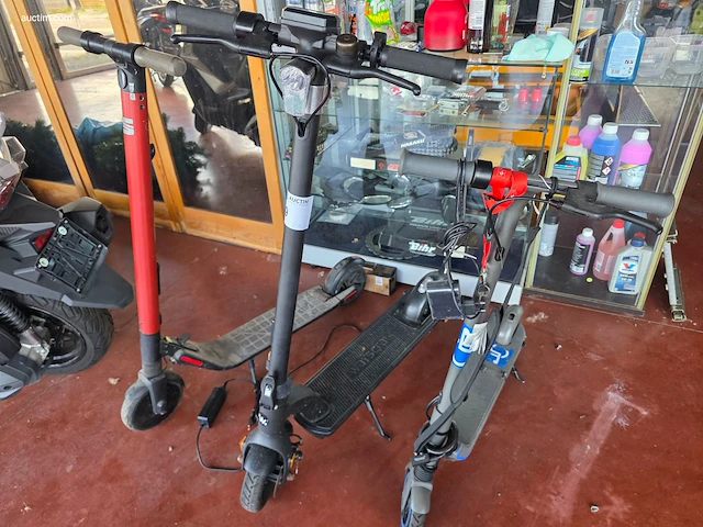 (3x) elektrische steps ninebot, seat, wayscral - afbeelding 1 van  5