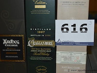 3x fles whisky, wo. 1x ardbeg uigeadail islay single malt, 1x cragganmore distillers edition double matured 1997/2009, 1x the glenlivet nàdurra 16 jaar natural cask strength - afbeelding 2 van  2