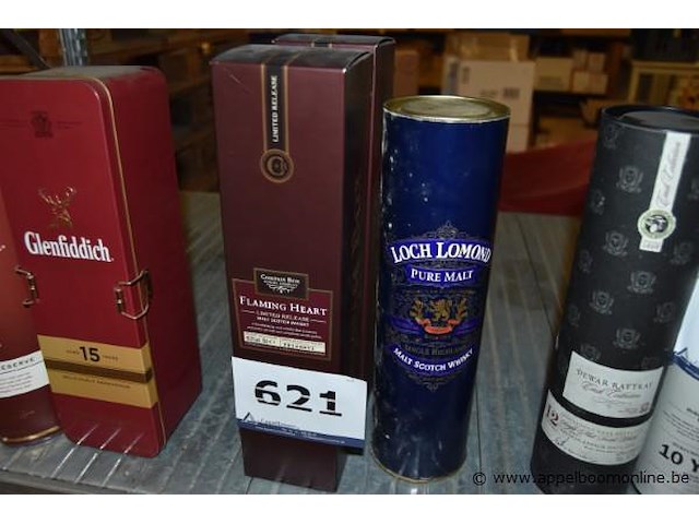 3x fles whisky, wo. 2x compass box flaming heart 70cl, 1x loch lomond pure malt - afbeelding 1 van  4