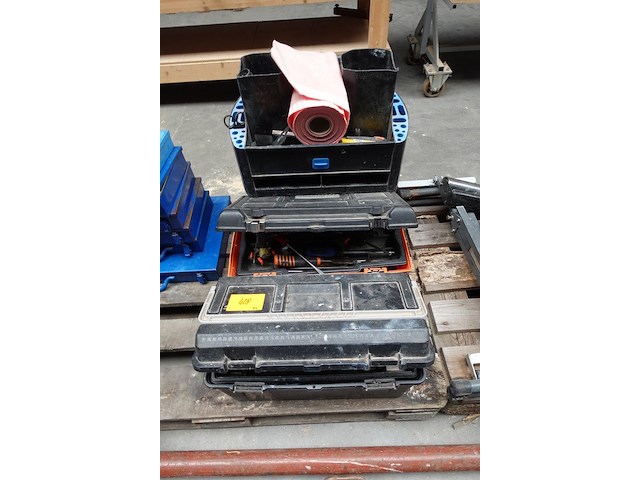 3x gereedschapskoffer + inhoud - afbeelding 1 van  6