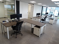 3x hoekbureau + 3x ladekastje en 3x bureaustoel - afbeelding 1 van  5