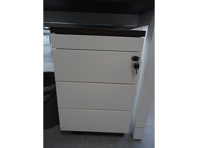 3x hoekbureau + 3x ladekastje en 3x bureaustoel - afbeelding 3 van  5