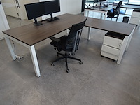 3x hoekbureau + 3x ladekastje en 3x bureaustoel - afbeelding 4 van  5