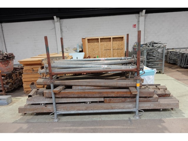 3x houder met inhoud - afbeelding 1 van  5