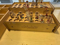 3x houten display met inhoud - afbeelding 3 van  4