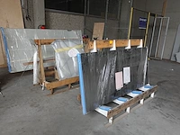 3x houten glasbok + inhoud
