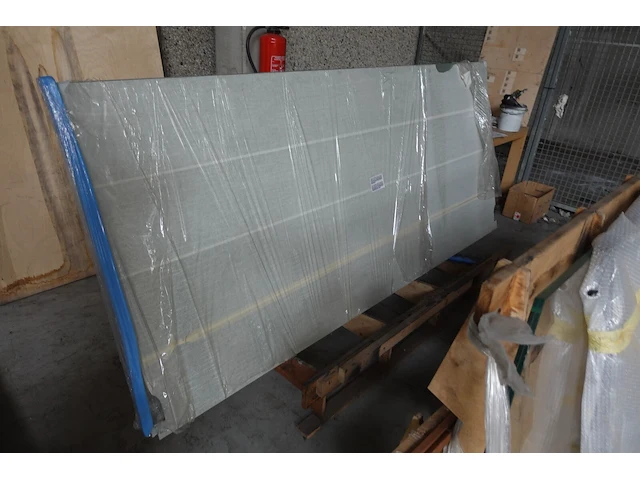3x houten glasbok + inhoud - afbeelding 4 van  4