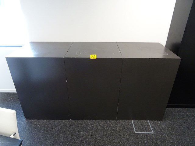 3x houten presentatiemeubel - afbeelding 1 van  2