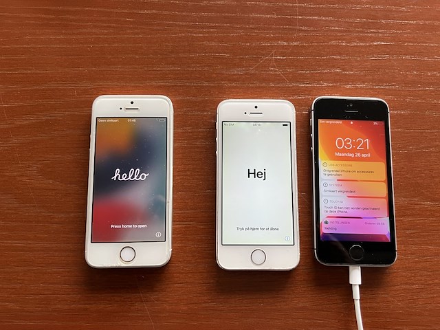 3x i-phone se - afbeelding 3 van  6