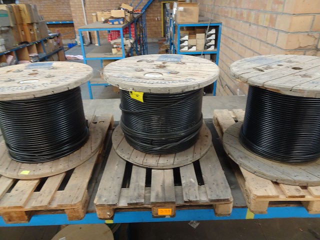3x kabel op rol - afbeelding 1 van  7