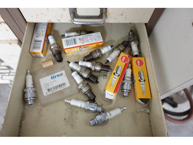 3x kast met inhoud - afbeelding 2 van  25