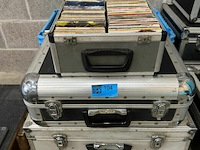 3x koffer met cd's + 2 plastieken bakken met cd's - afbeelding 1 van  6