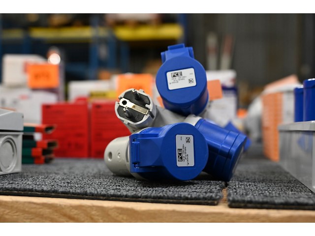 3x kopp cee adapter naar wandcontactdoos - afbeelding 1 van  2