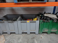 3x kunststof palletbox + oude metalen - afbeelding 1 van  11