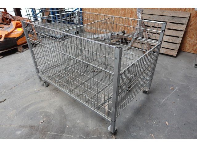 3x kunststof palletbox + oude metalen - afbeelding 4 van  11