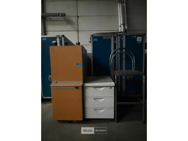 3x ladenblok + ijzeren stoel - afbeelding 1 van  1