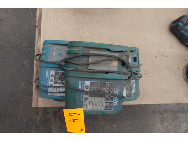 3x lader makita - afbeelding 1 van  3