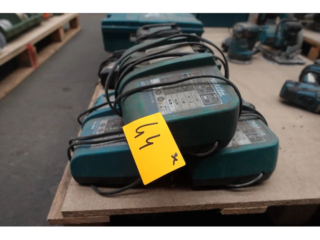 3x lader makita - afbeelding 3 van  3