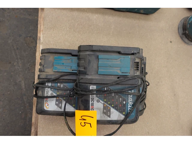 3x lader makita - afbeelding 1 van  3