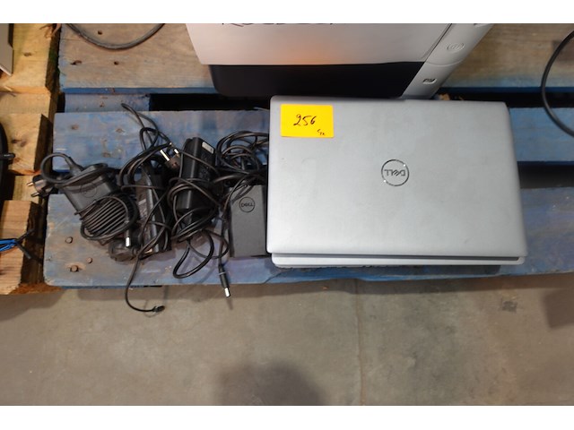 3x laptop dell met lader - afbeelding 1 van  11