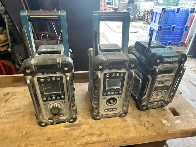 3x makita werfradio - afbeelding 1 van  5
