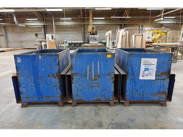 3x metalen bak + inhoud - afbeelding 1 van  7