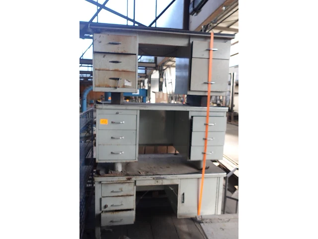 3x metalen bureau - afbeelding 1 van  5