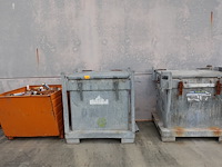 3x metalen container + inhoud - afbeelding 1 van  7