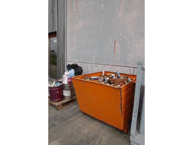 3x metalen container + inhoud - afbeelding 4 van  7