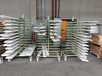 3x metalen droogrek + inhoud