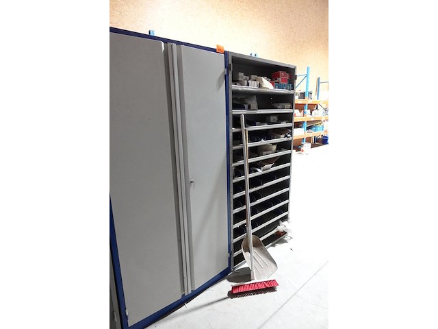 3x metalen kast + inhoud - afbeelding 4 van  13