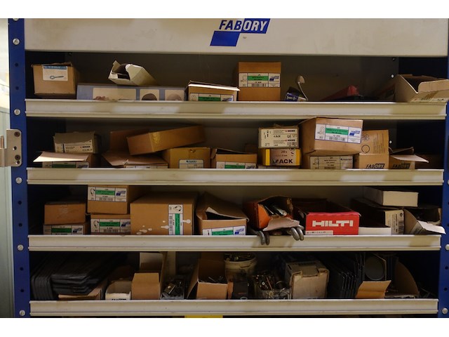 3x metalen rek fabory + inhoud - afbeelding 10 van  11