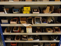 3x metalen rek fabory + inhoud - afbeelding 11 van  11