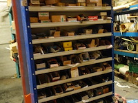 3x metalen rek fabory + inhoud - afbeelding 9 van  11