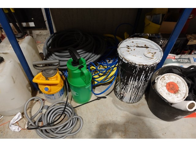 3x metalen rek + inhoud - afbeelding 11 van  22