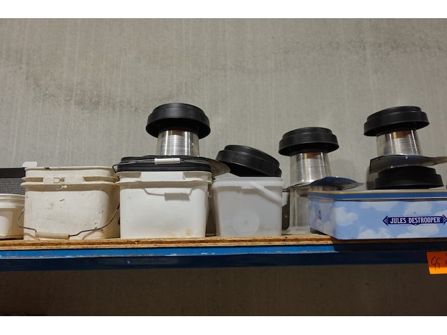 3x metalen rek + inhoud - afbeelding 16 van  22