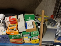 3x metalen rek + inhoud - afbeelding 18 van  22