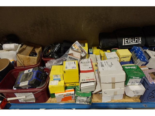 3x metalen rek + inhoud - afbeelding 20 van  22